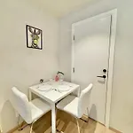 Smart & - New Renovated Apartament