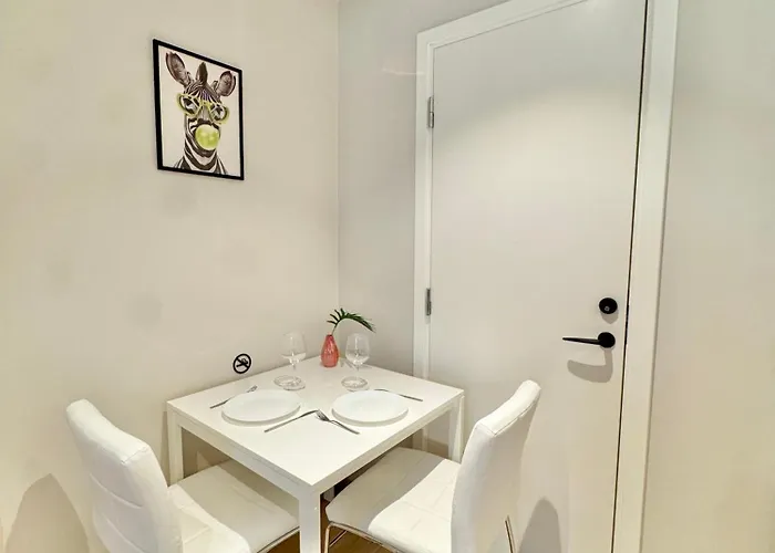 Smart & - New Renovated Lägenhet